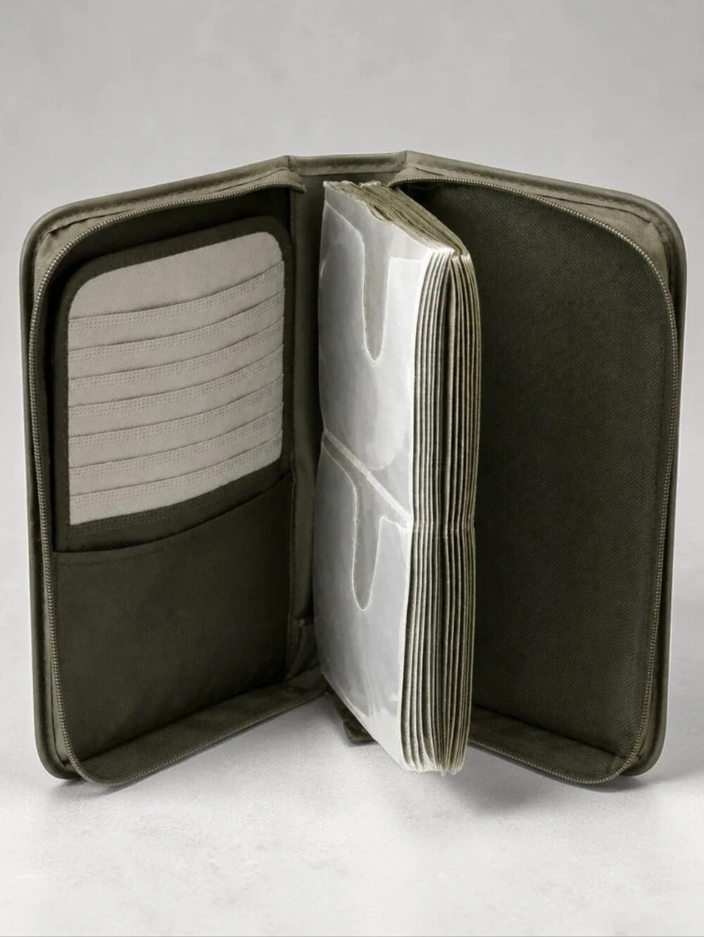 [Holds 72 Count] Nylon Black Zippered CD/DVD Storage Book Travel Transport Case.